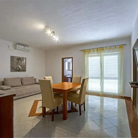 Ere Apartment Srima Exterior photo