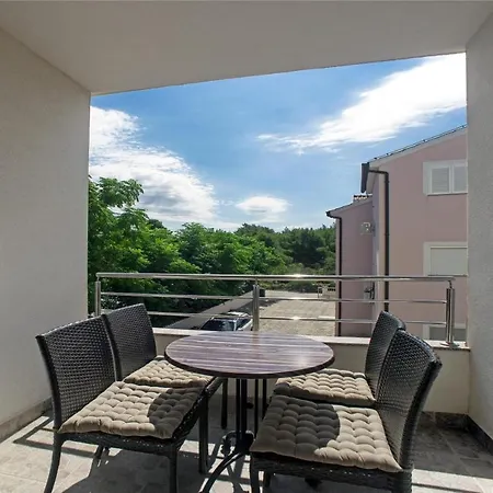 Ere Apartment Srima Exterior photo